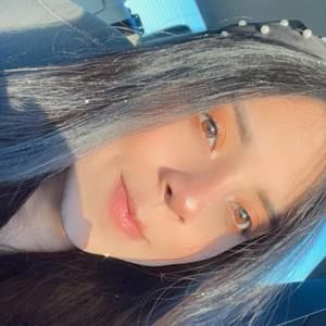 Meet your Posher, Carolina